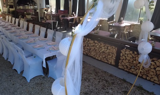 Elegant restaurant table setting